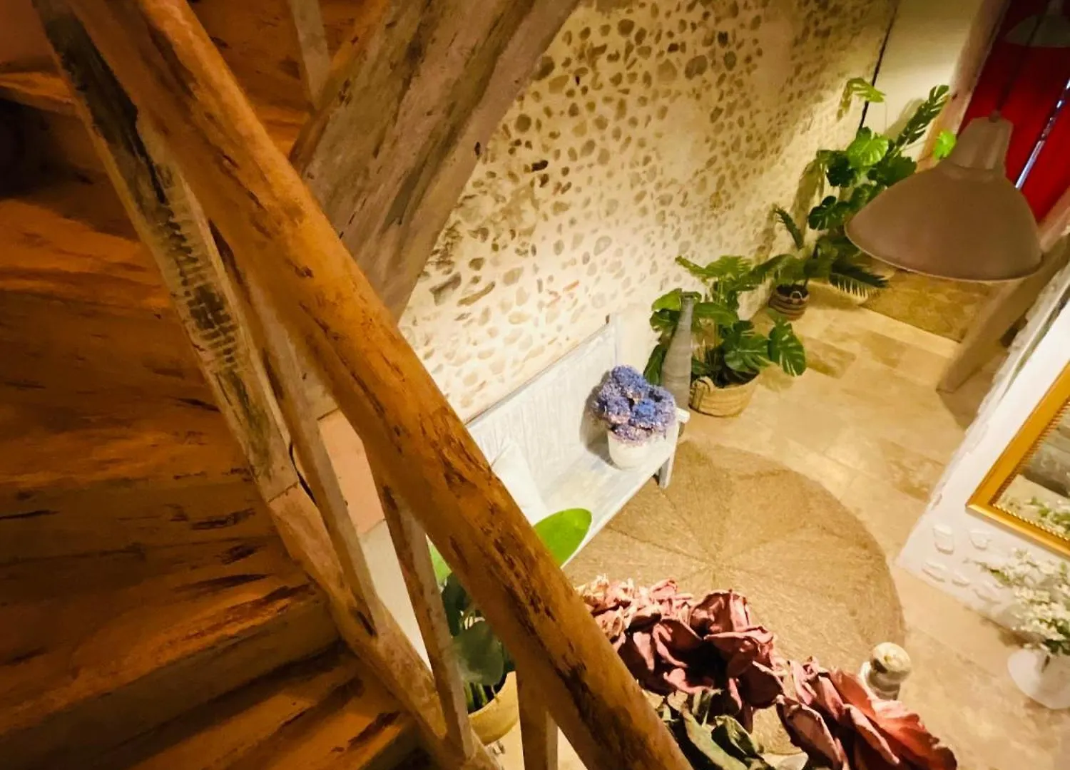 Hote Labyrinthe Lit 180 Cm Salle De Bain, Petit Dej Compris Мирпуа Отель типа 